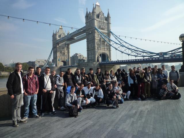 47 élèves du lycée en voyage à Londres dans le cadre de nos projets pédagogiques internationaux et leurs professeurs Mle Drouin, Mme Martinelli, Mme Mainnemard, M Sommer