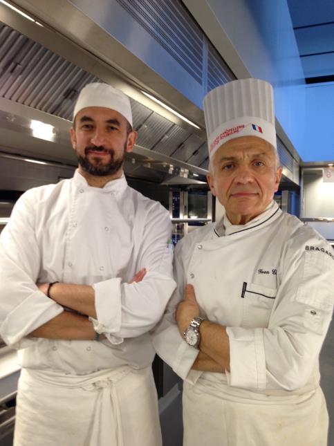 Karim Terbeche à gauche et son formateur de cuisine Yvon Elguir