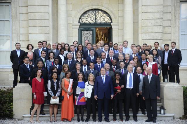 Au centre, Alain et Jocelyne Sebban, fondateurs du Groupe Vatel, Véronique et Régis Glorieux, Vatel Bordeaux. Les équipes corporate et directeurs des écoles d'Abidjan, Andorre, Asunción, Bangkok, Bordeaux, Bruxelles, Buenos Aires, Dakar, Delhi, Hô-Chi-Min