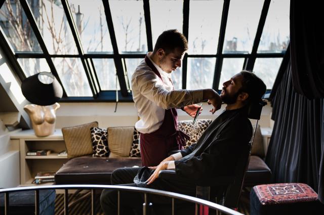 Durant quasiment tout le mois de mars, tatoueurs, barbiers, DJs et fans de yoga se sont succédé dans l'hôtel.