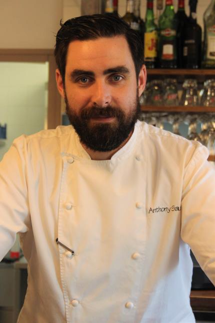 A 30 ans, le chef Anthony Sautier a créé son activité en reprenant avec sa compagne, Frédérique Trouillet, un restaurant dans la campagne bourbonnaise.