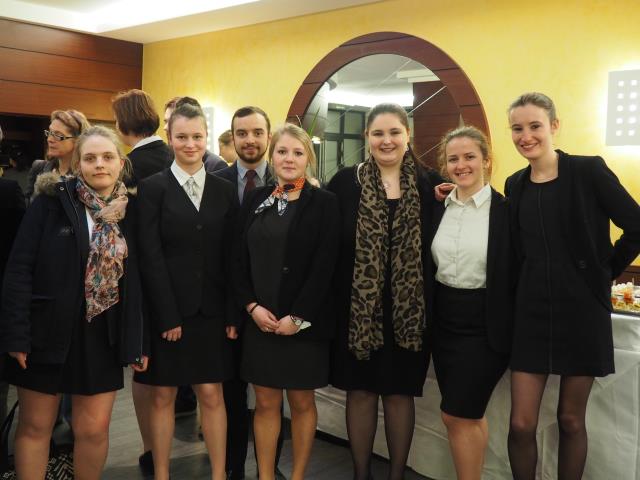 Les élèves du CVL : De g à d, Louise Reine, Alice Delamour, Jules Percevault, Valentine Tardy, Emilie Medard-Valente, Natalyia Pavlyk, Noémie Gruhier. Hélène Tran, Yanis Denis et William Rena n'ont pas pu être là pour la photo.