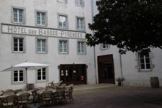 L'Hôtel des Basses Pyrénées a été entièrement rénové, après des années d'intrigues immobilières