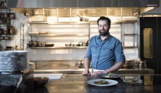 Nicolas Abello dans la cuisine de L'Appart