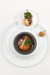 L'un des plats qui revêtissent la Maison Tirel Guérin
