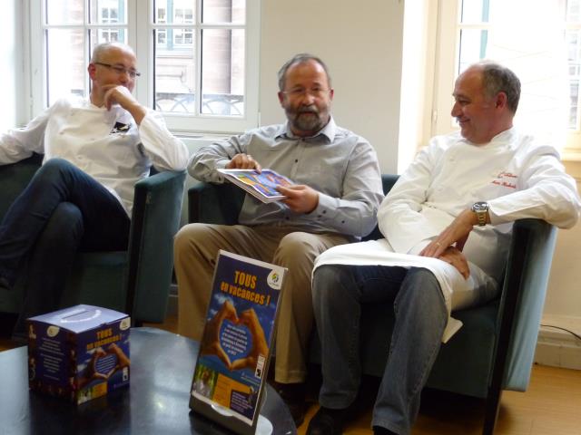 Hubert Maetz, Gérard Haenel et Marc Haeberlin lors de la conférence de presse au club de la presse de Strasbourg-Europe, lui aussi partenaire de l'opération