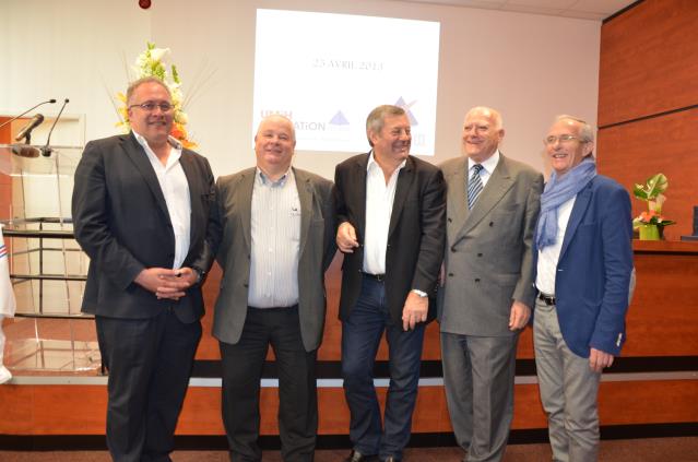 De g à d : Laurent Duc, Michel Bédu, Roland Héguy, André Daguin et Hervé Bécam, vice président confédéral de l'Umih.