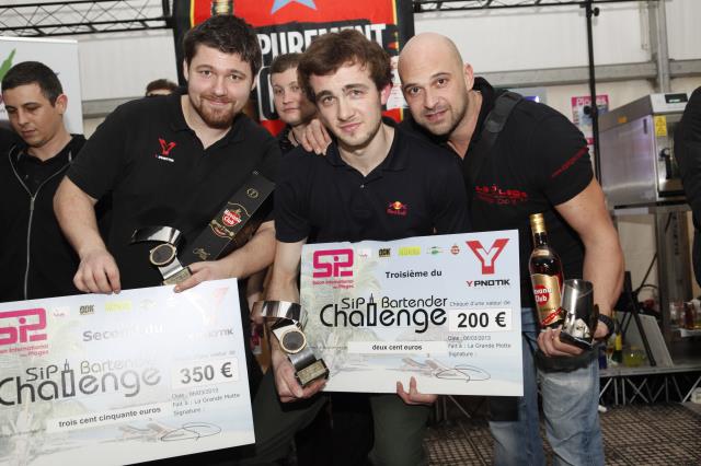 De g.à d., Nicolas Casas, Jonathan Beck et Steeve Brenes constituent le trio vainqueur au classement par points du SIP Bartender Challenge 2013