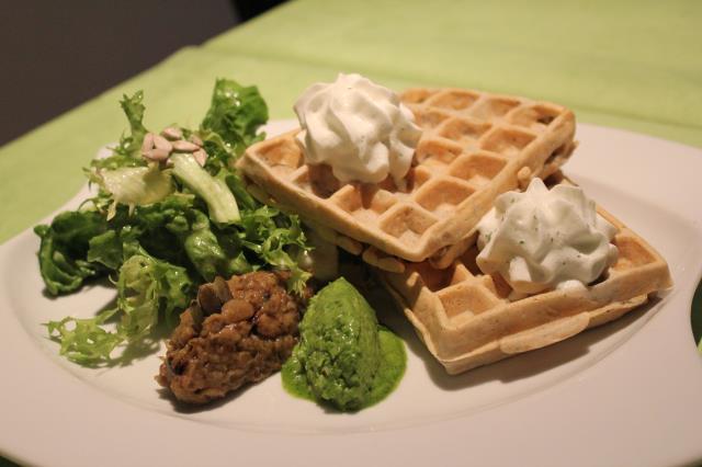 Il y a deux gaufres par assiette pour cette entrée