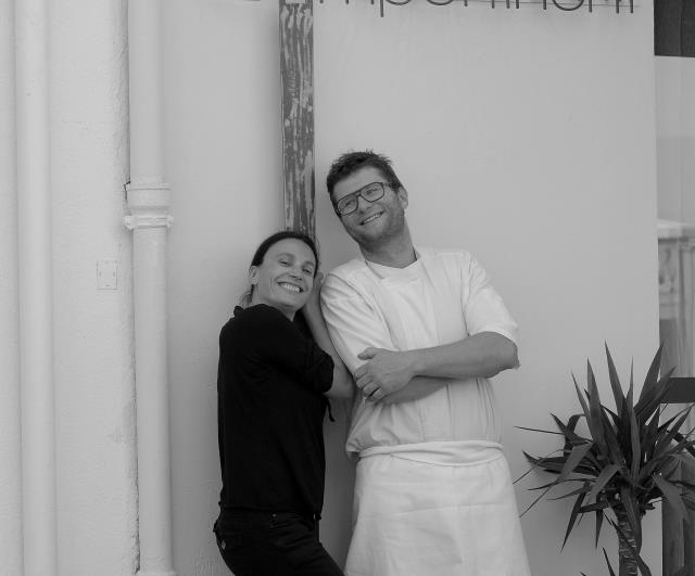 Le couple de propriétaire, le chef Fabien Feldmann et son épouse Sarah, en salle