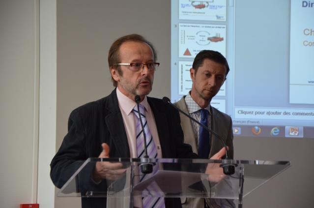 Christian Navet ouvre l'assemblée générale 2013 de l'Upih. A ses côtés Christophe Ballue de la Cram.