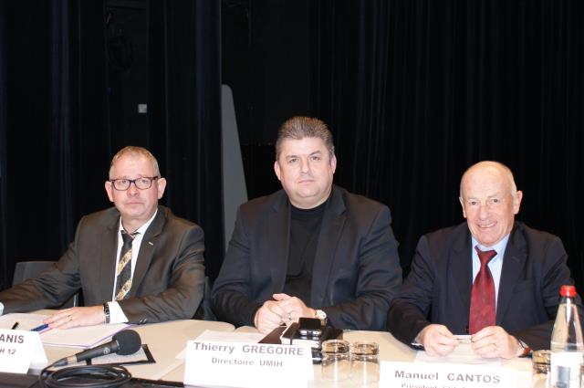 De gauche à droite : Philippe Panis, président de l'Umih 12, Thierry Grégoire, président des saisonniers, et Manuel Cantos, président de la CCI Aveyrn