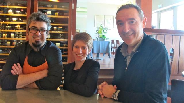 Maison Eguiazabal-Le Bar à Vin : de gauche à droite, le chef Vivien Durand, la sommelière Aurélie Campion, Pierre Eguiazabal