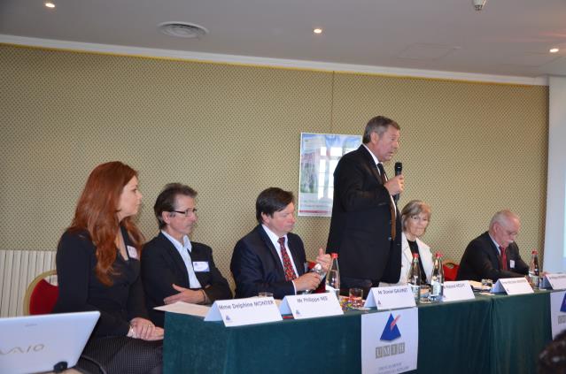 De g à d : Delphine Montier, Philippe Nee, Daniel Gavinet, Roland Héguy, Michèle Montier et Philippe Delterme, directeur de l'Umih national.