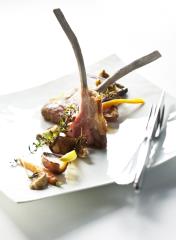 Carré d'agneau thym citron friture de carottes pourpres