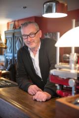 Restaurateur, hôtelier, Hervé Jamin est également professeur de cuisine et conseiller culinaire !