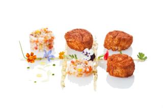 La Saint Jacques, poêlée aux épices Tandoori, mousseline de banane, taboulé aux perles du Japon,...