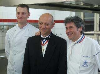 Pascal Soilly professeur de cuisine, Serge Goulaieff professeur de salle et Michel Roth.