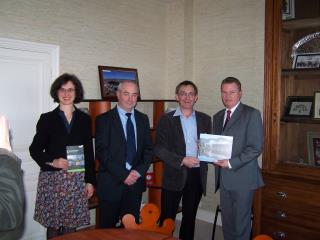 Nathalie Flacassier,(CRT, Alain Guillout (UMIH) Pierre Edouard (CRT) Cyril Boissier (Pdt UMIH)