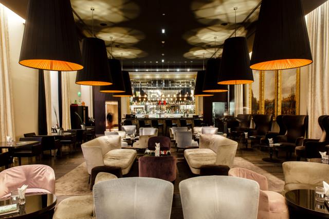 Le bar de l'InterContinental Marseille Hôtel-Dieu propose des soirées foot. Au menu : match de Ligue 1 de l'OM et snacking chic.