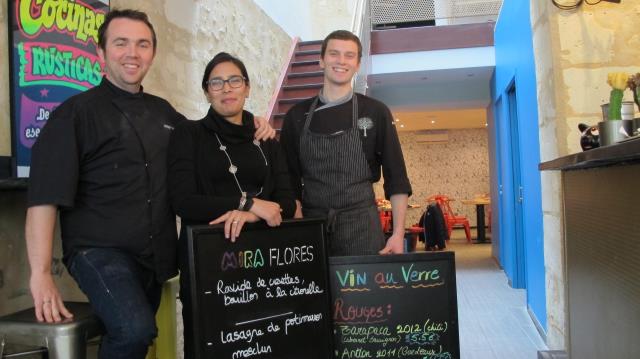 Philippe et Daniella Lagraula aux côtés d'Arnaud Laidebeur ( à droite) aux fourneaux du Mira Flores à Bordeaux