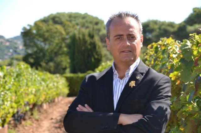 Christian Scalisi intervient en tant que formateur dans les restaurants pour repositionner l'univers des vins et améliorer ainsi le chiffre d'affaires.