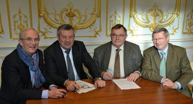 De g à d : Hervé Bécam, vice-président de l'Umih, Roland Héguy, Michel Morin et Laurent Caraux.