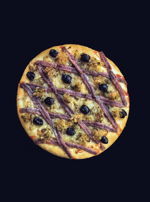 Pissaladière, une recette harmonisée du livre 'Tartes'.