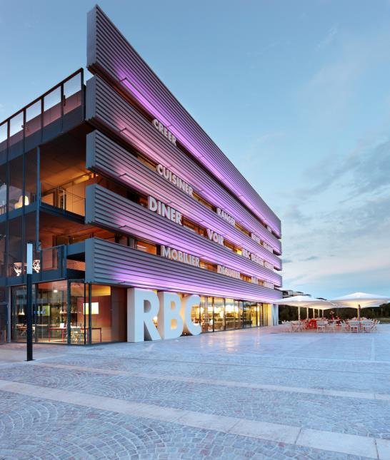 Terrasse de mia, sur le parvis du RBC Design Center