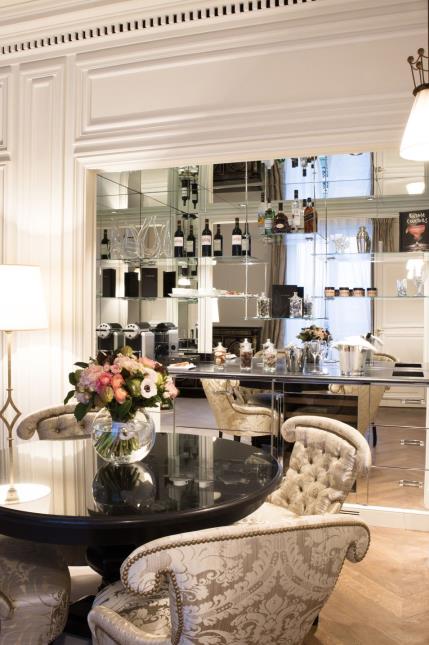 Le bar de l'hôtel.