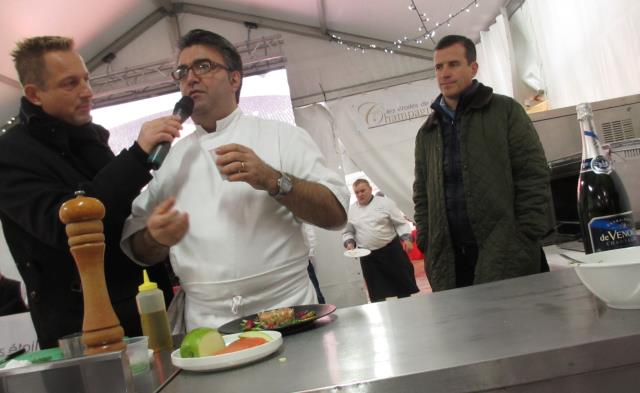 Les recettes en direct étaient très appréciées du grand public. Ici Christophe Bernard, du restaurant La Grillade Gourmande à Epernay.