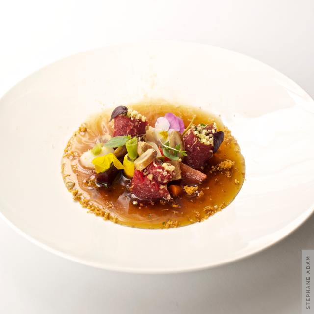 Angus de boeuf façon thaie, symphonie de légumes croquants, infusions de légumes, gingembre, citronnelle, coriandre