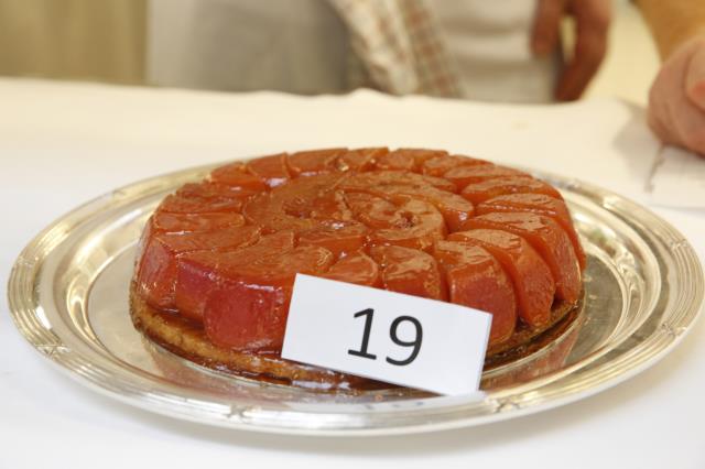 Une tarte tatin aux coings.