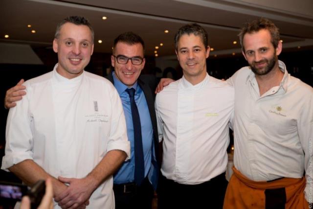 Lors d'un dîner à 6 mains. Au centre : Jorge Gonzalès et Guy Degenne, entourés de Michaël Durieux et Geoffrey Poësson.