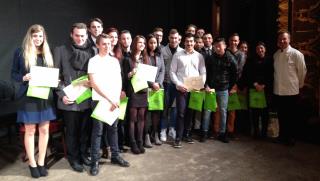 Benoit Witz (à droite), parrain de la promotion 2014 du lycée hôtelier Anne-Sophie Pic a remis les...