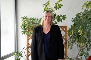 Corinne Hacquemand, Enseignante Maître d'hôtel en restaurant  au lycée Hyacinthe FRIANT de Poligny.