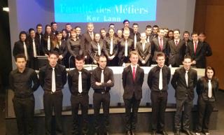 Les jeunes de la Faculté des métiers de Bruz (35) avec Denis Courtiade.