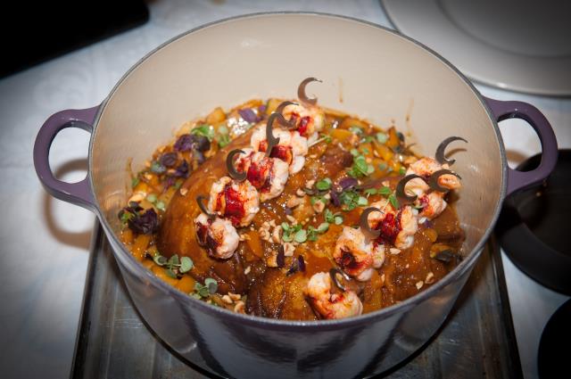 L'entrée de Bruno Bolmont : cocotte de foie gras et homard.
