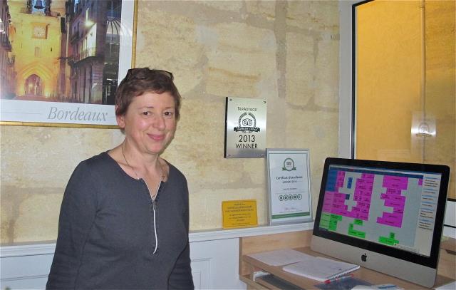 Seule aux commandes de son petit hôtel à Bordeaux, Martine Fernandez sait se mettre en quatre pour faire plaisir. Ses clients apprécient