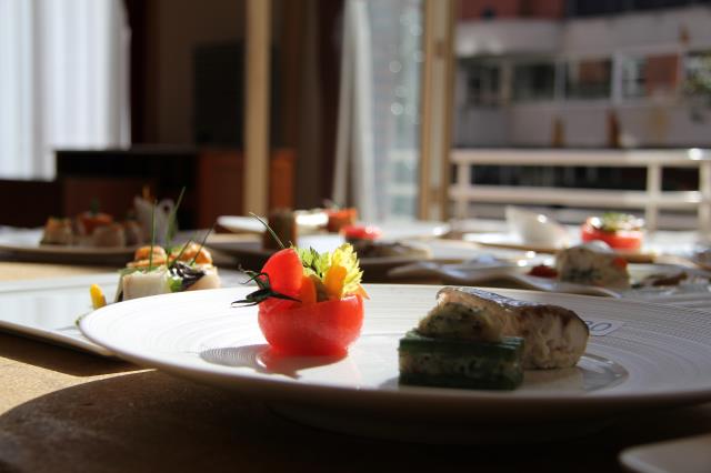 Romantique, chic et surtout 'healthy' (bonne pour la santé), voici désormais l'image de la cuisine française.