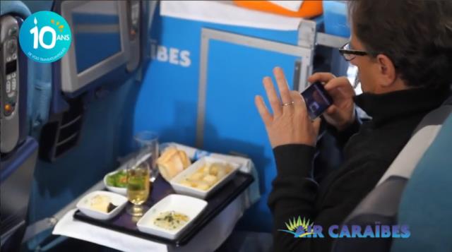 710 passagers d'Air Caraibes se sont réjouis de déguster un repas signé par Emmanuel Renaut et le dessert par Cyril Lignac au cours de leur voyage.