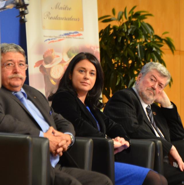 De g à d : Dominik Frachot, Sylvia Pinel et Claude Izard.