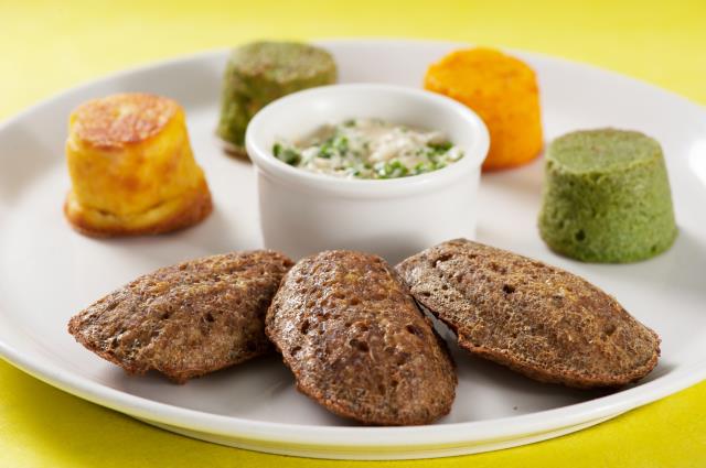 Pot au feu finger food est composée de 3 madeleines de protéine et 4 muffins de légumes.
