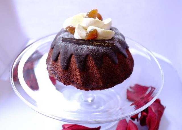 Chocolat et marron.