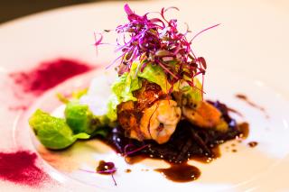 Le Homard au café et betteraves confites.