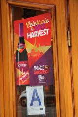 l'affiche 'officielle' du Beaujolais nouveau, distribuée par la chambre de commerce française,...