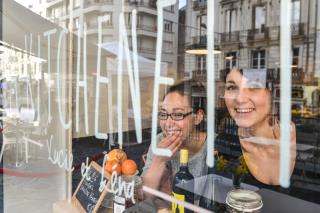 Lucie Hobart et Léna Goanec concrétisent leur rêve en ouvrant la Kitchenette