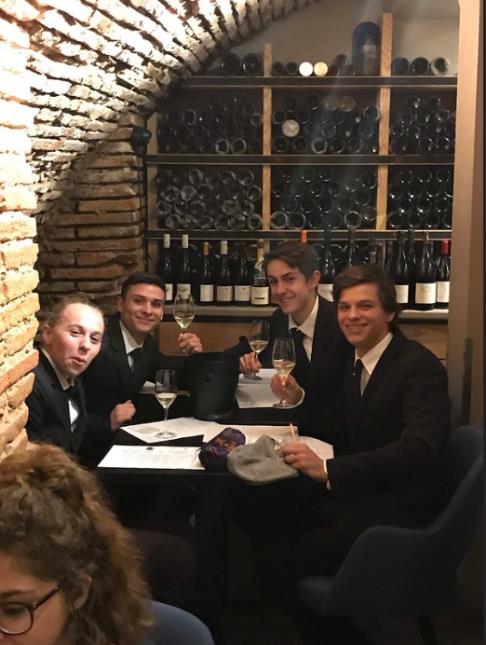 Les élèves de Mazamet dans les entrailles du N°5 Wine Bar