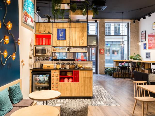Le consultant Youri Sawerschel suggère aux hôteliers de s'inspirer du concept baptisé Anticafé - ici, celui de Lyon – pour créer leur espace de coworking.