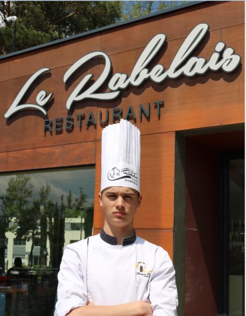 Joseph Bonniot en route pour la finale du concours général de métiers option cuisine